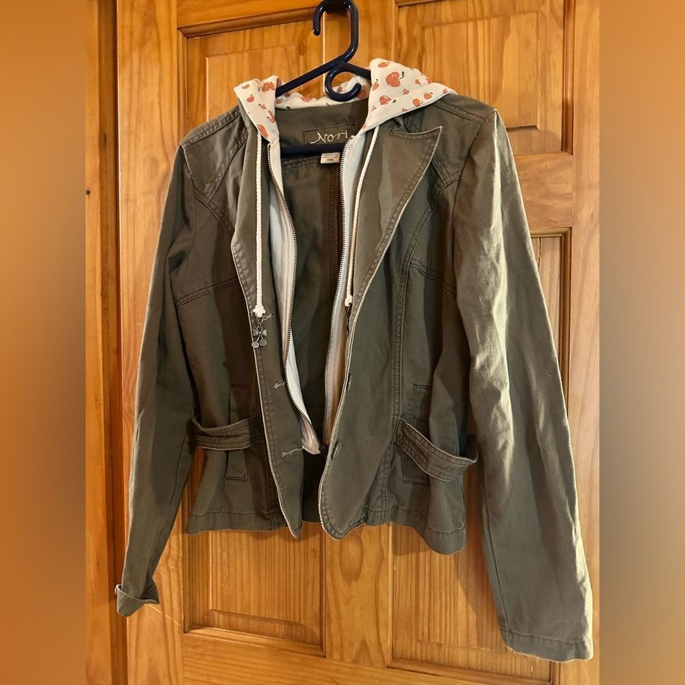 Nori 🍒 green coat 🍒